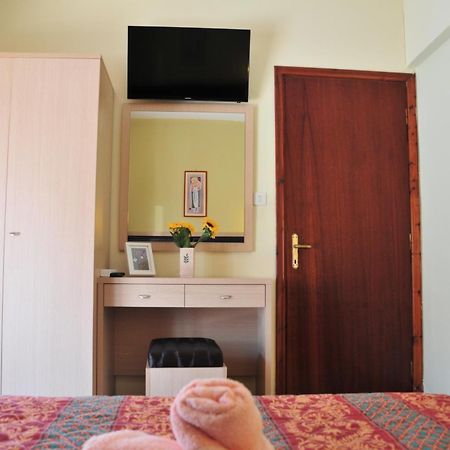 Dionisos Palms Apartments Paralia Dionisiou Eksteriør billede