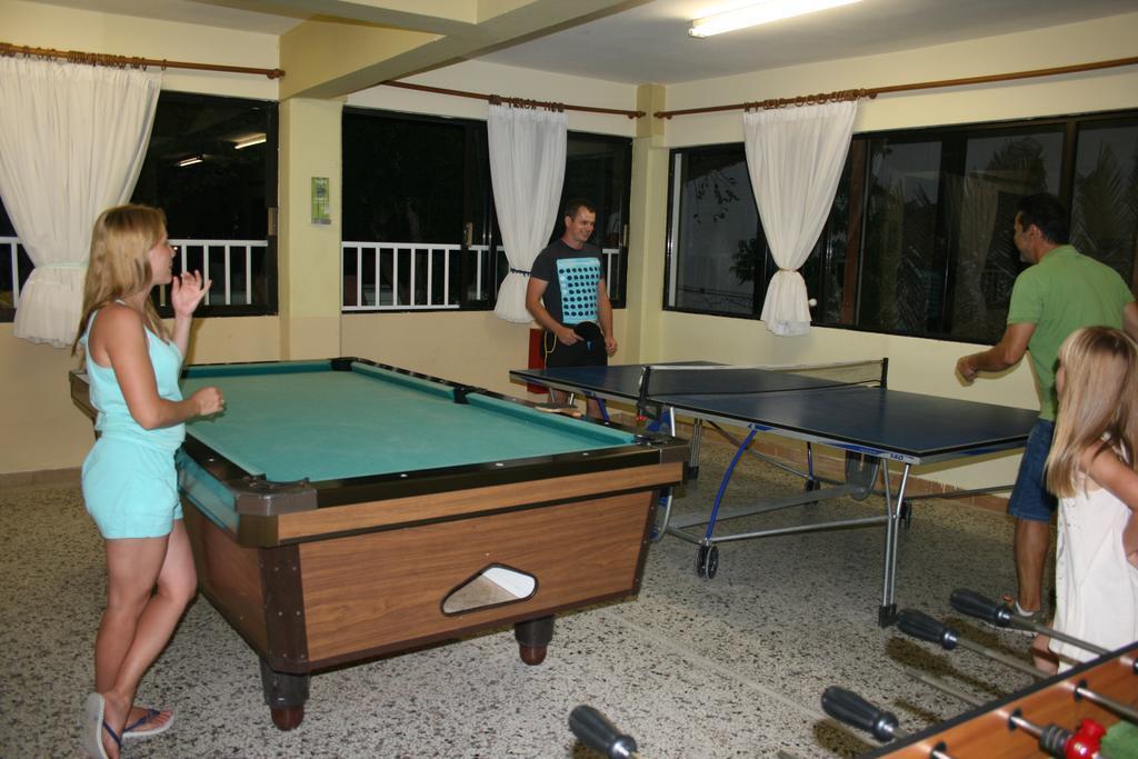Dionisos Palms Apartments Paralia Dionisiou Eksteriør billede