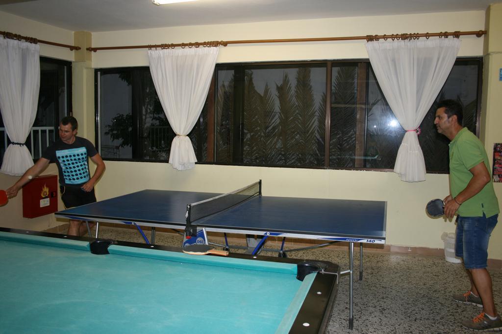 Dionisos Palms Apartments Paralia Dionisiou Eksteriør billede