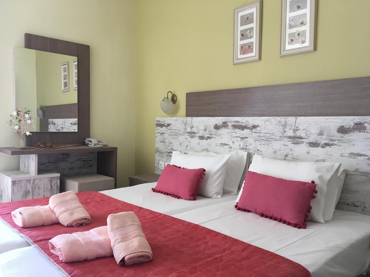 Dionisos Palms Apartments Paralia Dionisiou Eksteriør billede